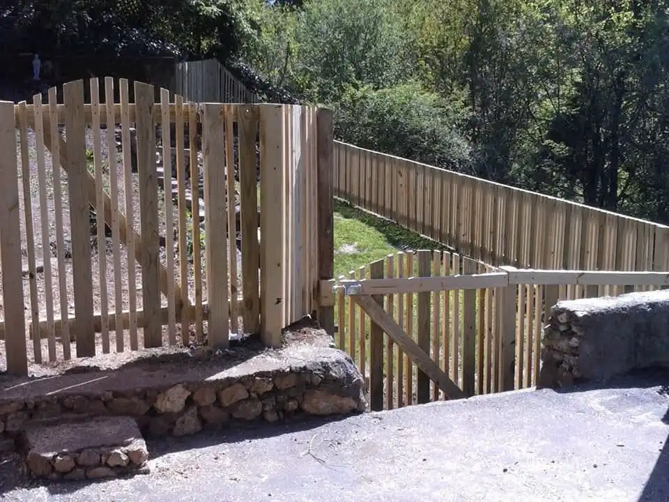 Fence example 4